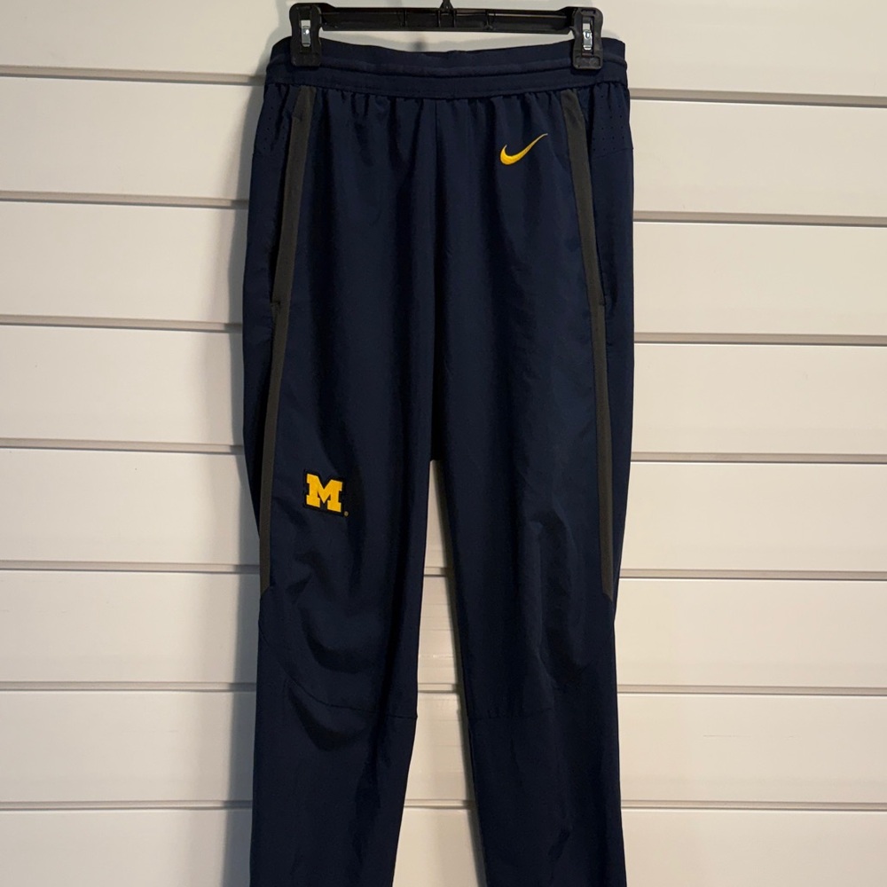 Nike Men's Navy Blue & Yellow University of Michigan Jogger Sweatpants